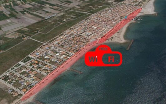 Imagen de la zona del paseo marítimo de Chilches con Wifi Gratuito